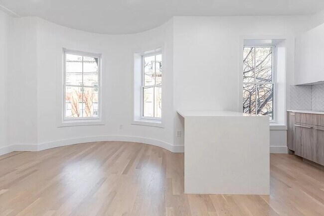 Foto del edificio - 55 E Springfield St