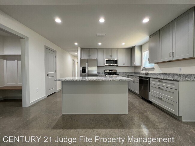 Building Photo - 3 br, 2 bath House - 827 Colorado River Drive