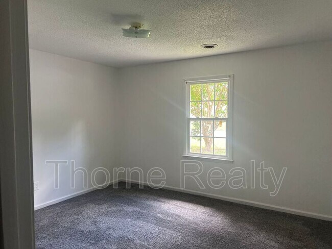 Building Photo - 200 Barnhill Ave