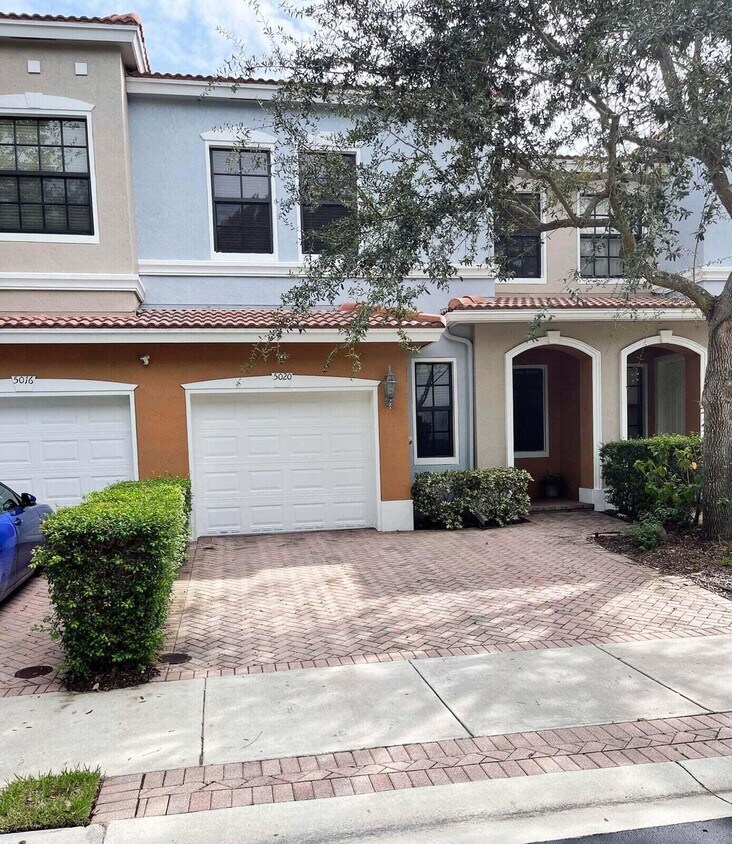 5020 Chrystie Cir, Delray Beach, FL 33484 Townhouse for Rent in