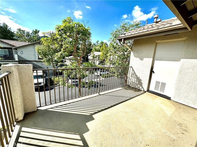 Building Photo - 214 Chaumont Cir