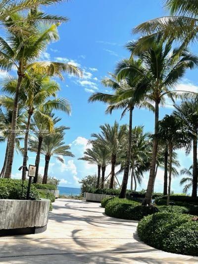 Foto del edificio - 6801 Collins Ave