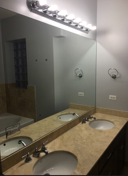Foto del edificio - 2622 N Mildred Ave