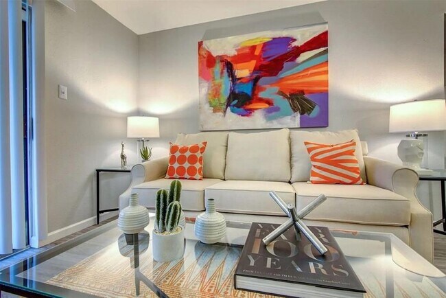 Foto del edificio - 2701 W Bellfort Ave.