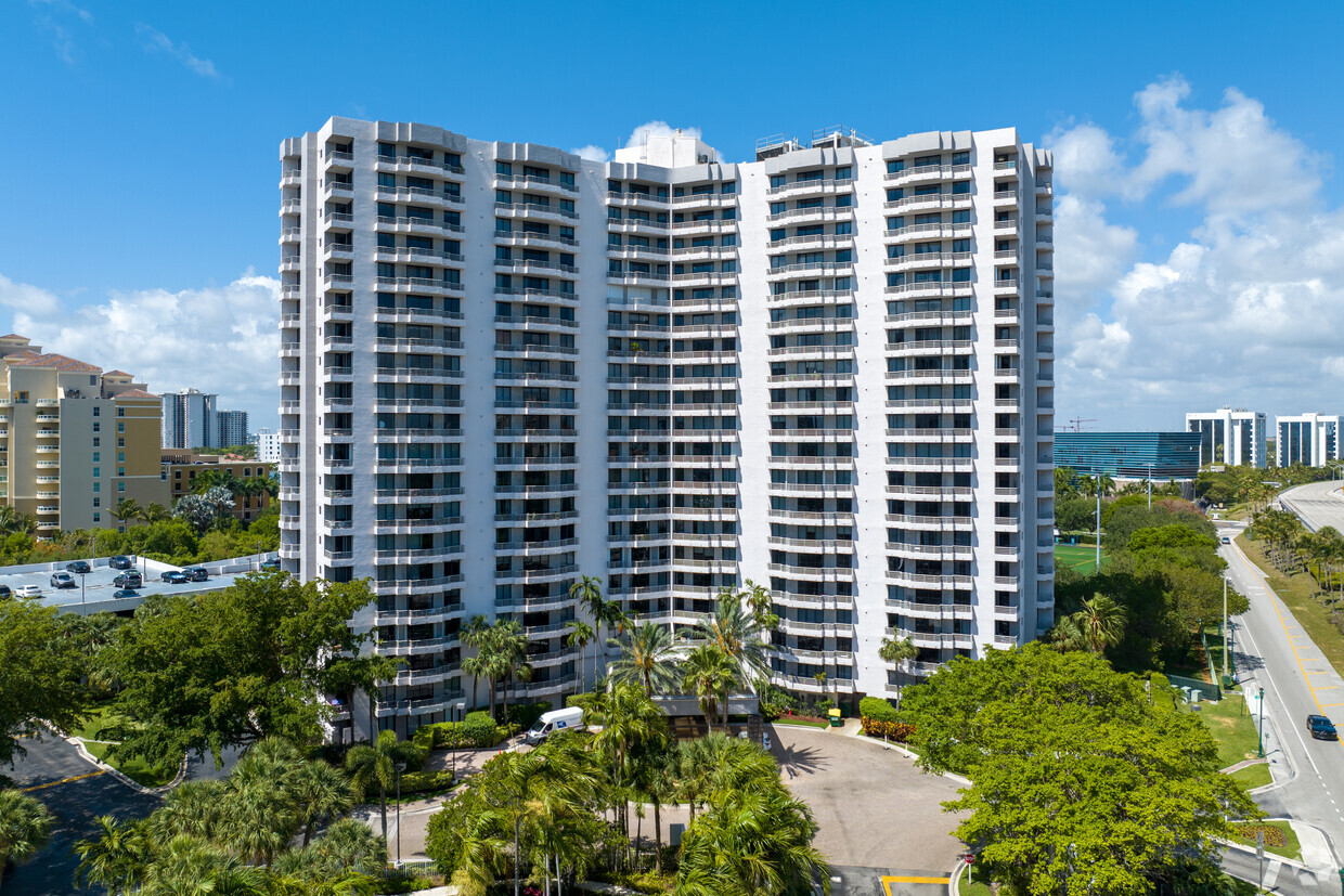 Primary Photo - Parc Central Aventura South