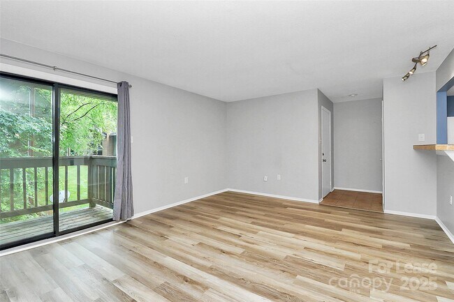 Foto del edificio - 5012 Sardis Rd