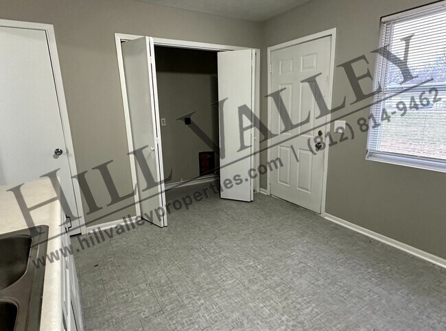 Building Photo - 932 N 8th St
