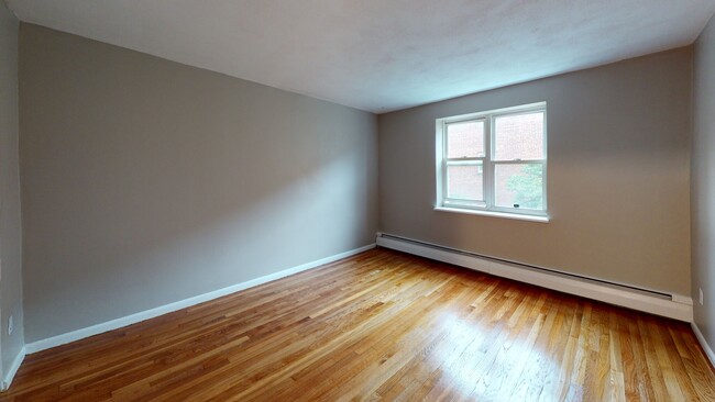 Building Photo - 51 Colborne Rd