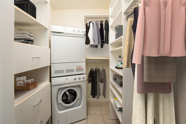 Lavadora/secadora en la unidad - 750 N. Rush