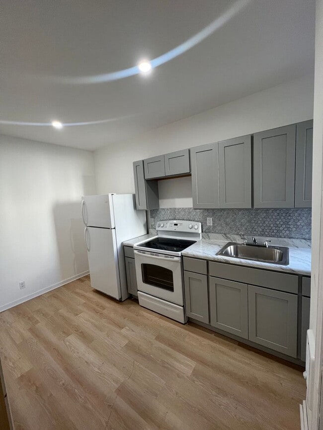 Building Photo - 3138 Weymouth St