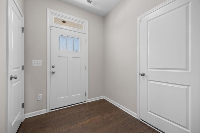 Foto del edificio - Gorgeous and Spacious 3 Bedroom Townhome, ...