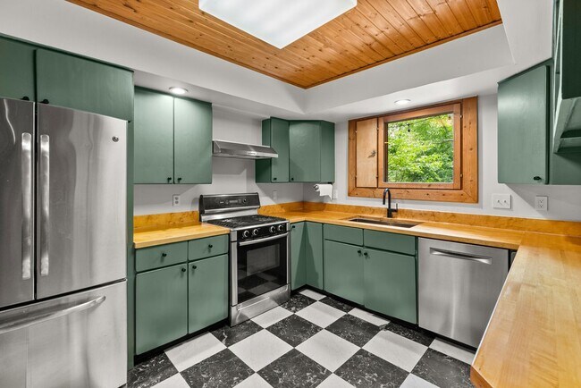 Foto del edificio - 281 Nettleton Hollow Rd