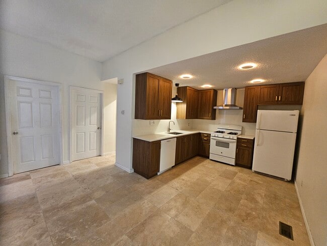 Open and spacious kitchen - 2605 Arkansas Ave