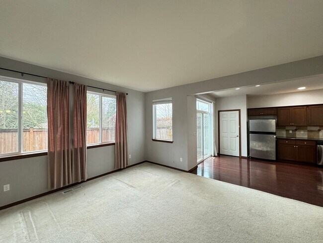 Building Photo - Luxurious 4BR/3BA Home for Rent