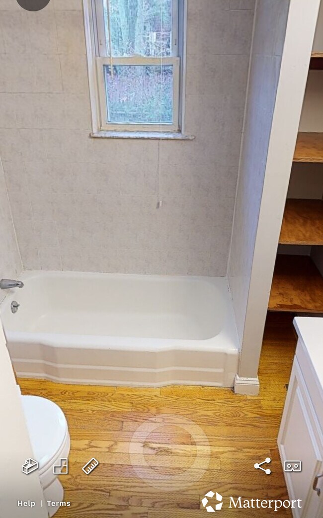 Building Photo - 571 Franklin St