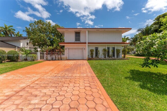 Foto del edificio - 8390 SW 2nd St