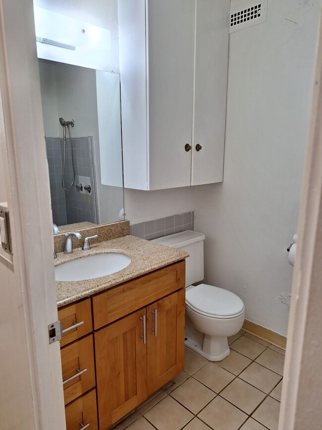 Foto del edificio - 1700 Makiki St