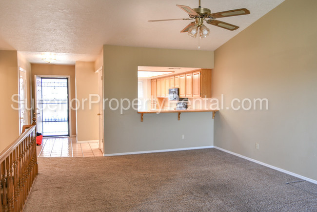 Building Photo - 3 bed 2.5 bath w/ 2 car garage
