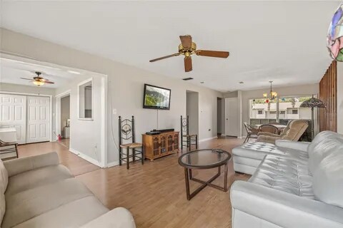 Foto del edificio - 416 Windrush Bay Dr