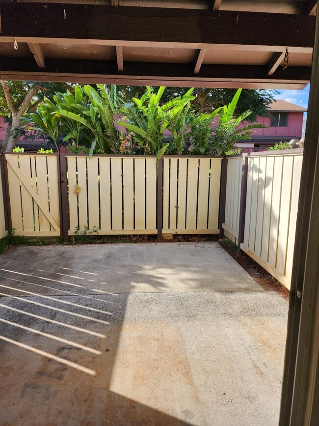 Building Photo - 94-1404-1404 Lanikuhana Ave