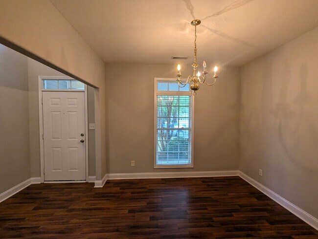 Foto del edificio - CABARRUS COUNTY-HIGHLAND CREEK 4 BEDROOM/2.5 BATH