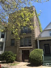 Building Photo - 3643 N Hermitage Ave