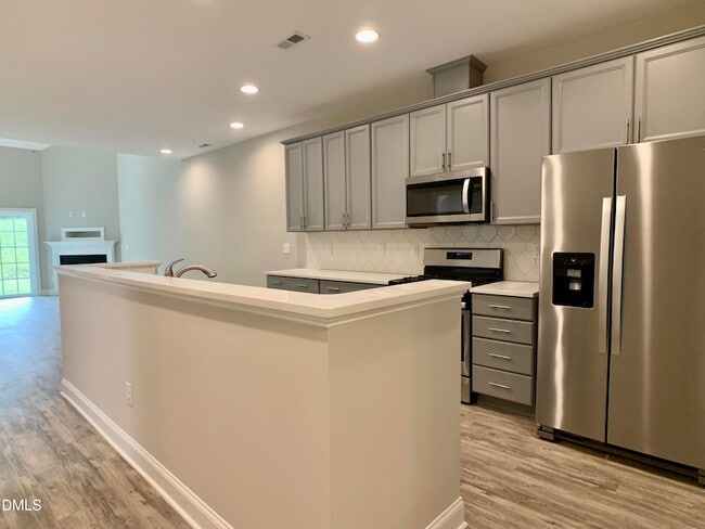 Building Photo - 672 Barneswyck Dr