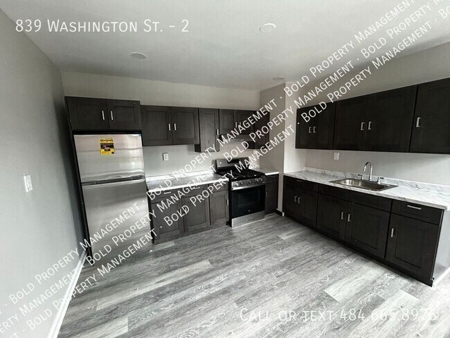 Building Photo - 839 Washington St