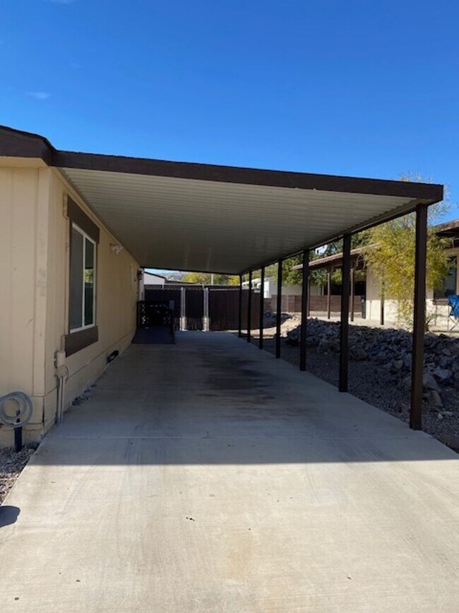 Building Photo - Beautiful fully remodeled 3 bedroom home