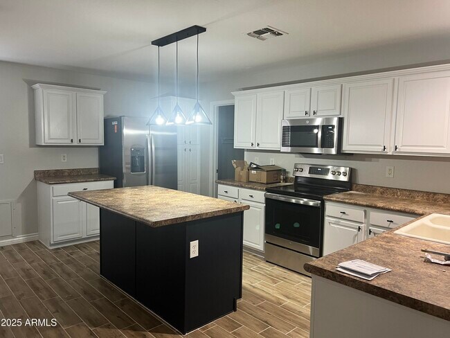 Foto del edificio - 24911 W Dove Run Dr