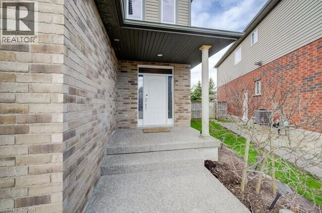 Photo du bâtiment - 331 Westpark Cres