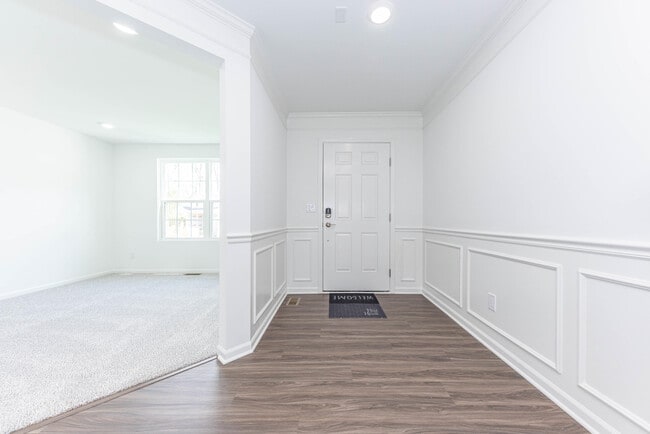Building Photo - 9268 Hemlock Ln