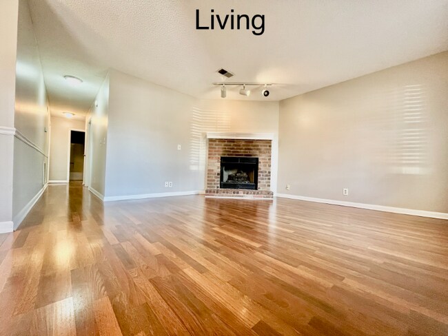 Foto del edificio - 723 Mercer Dr