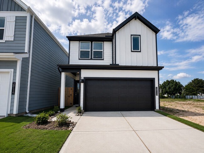 Building Photo - 28110 Meadowlark Sky Dr