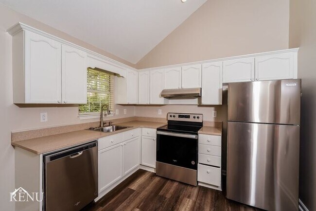Building Photo - 6725 Crossbrook Ln