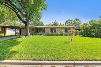 Building Photo - 1206 Larkwood Dr