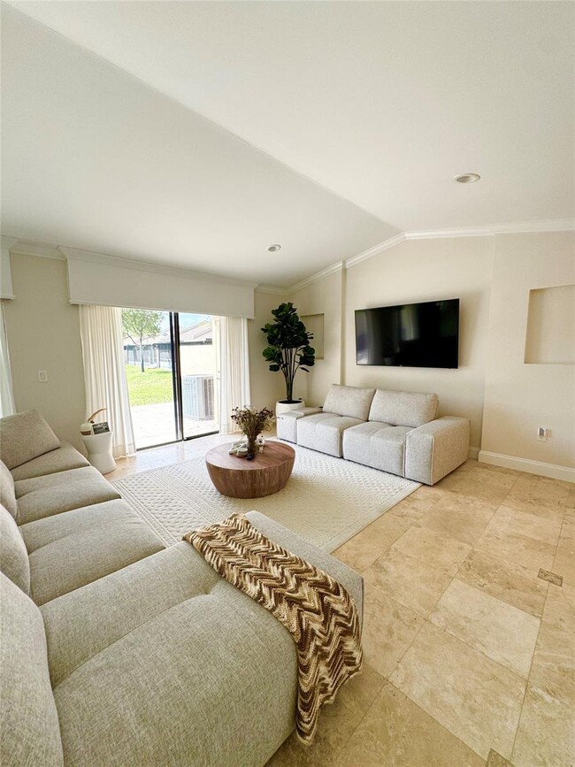 Foto del edificio - 10858 NW 30th Pl