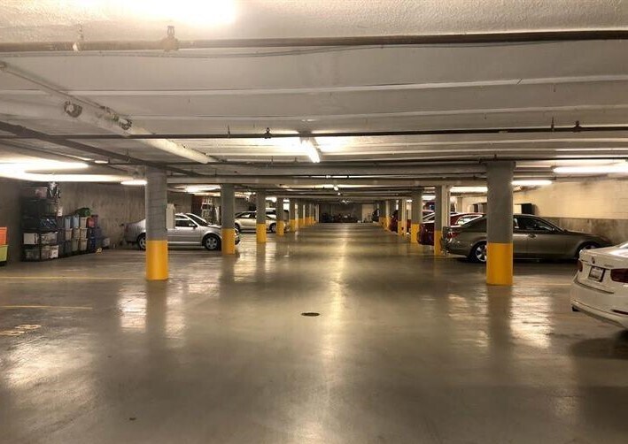 assigned garage space - 1040 Deer Ridge Dr