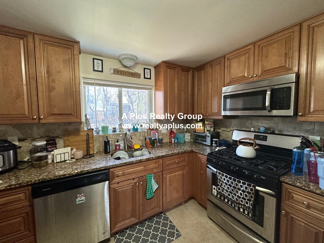 Primary Photo - 39 Oxford Cir