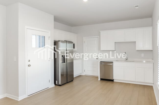 Foto del edificio - 115 Ashby Pond Dr