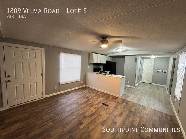 Building Photo - 1809 Velma Rd