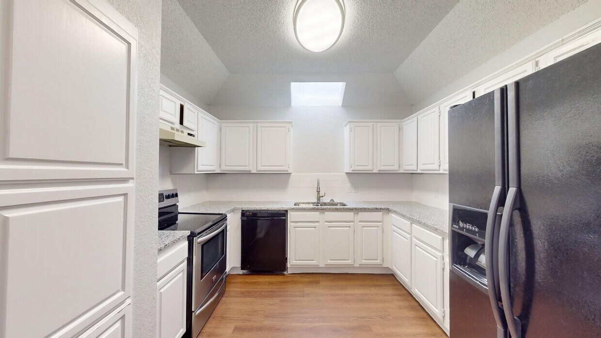 Foto principal - 2089 Bronco Ln