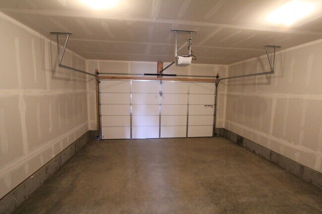 Foto del edificio - Modern design 3 bed, 2.5 bath duplex avail...