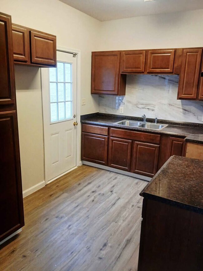 Foto del edificio - 1313 W Huntington Ave