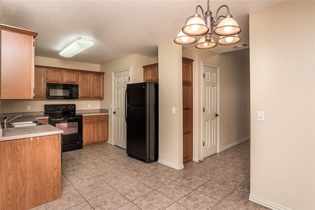 Building Photo - 4048 Glenstone Terrace