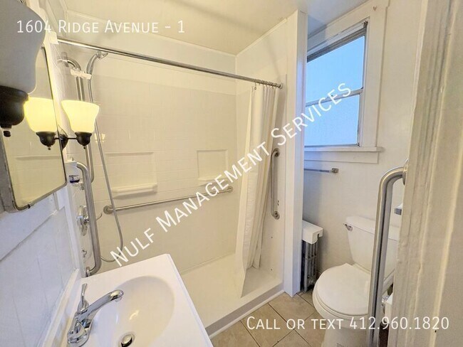 Foto del edificio - 1604 Ridge Ave