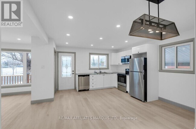 Building Photo - 814 Alice St