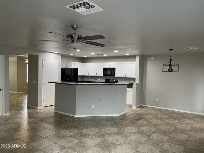 Building Photo - 742 N 112th Dr