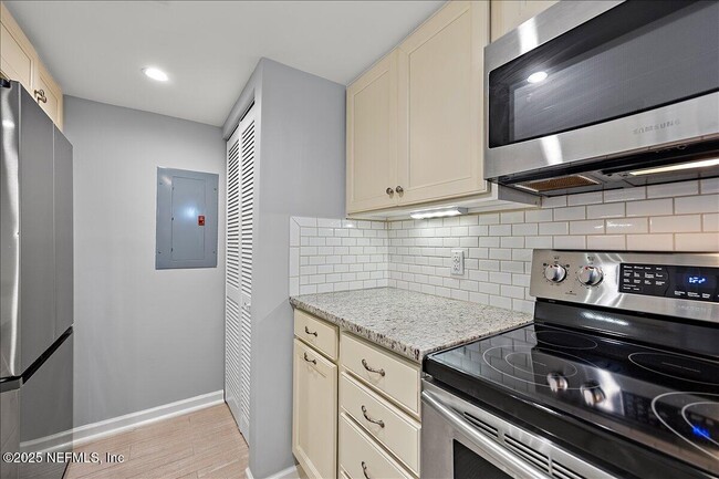 Foto del edificio - 2912 St Johns Ave