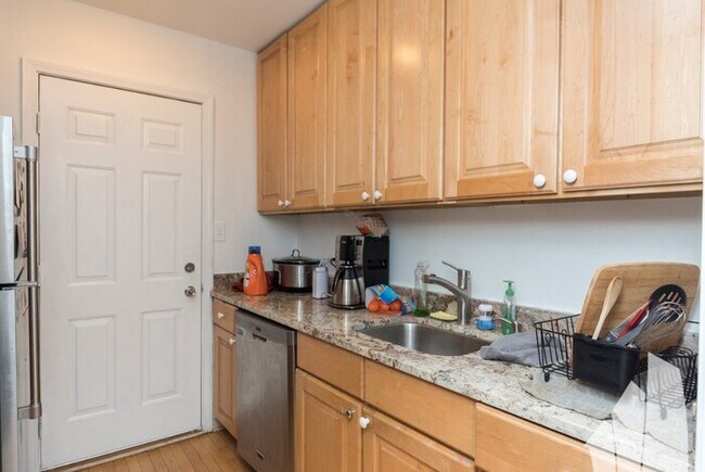 Foto del edificio - 611.5 W Arlington Pl